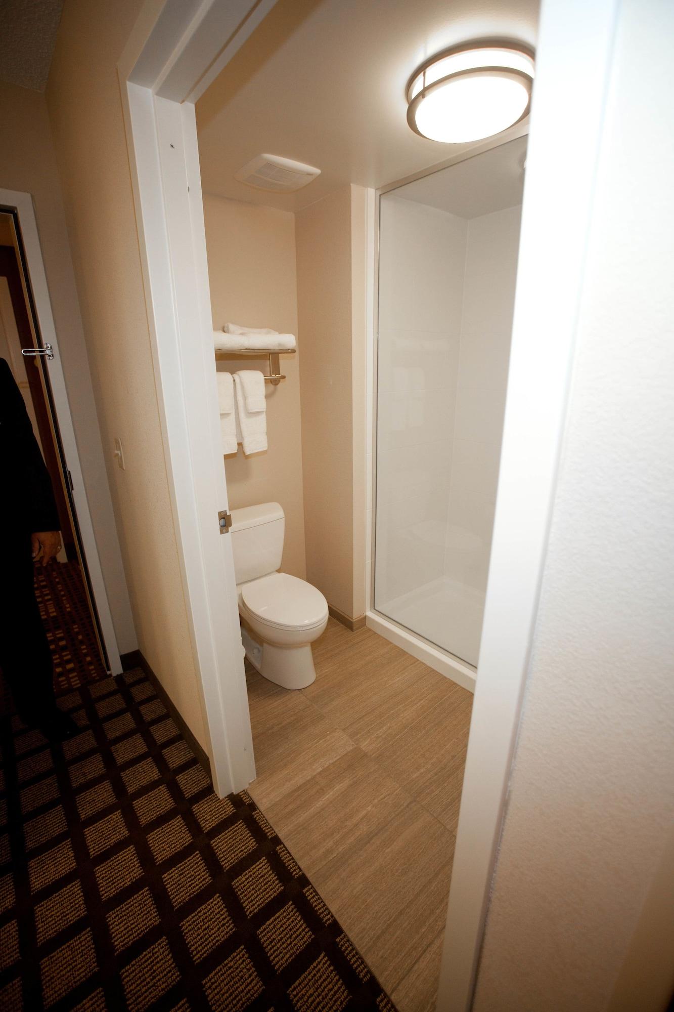 Baymont By Wyndham Hotel Erie