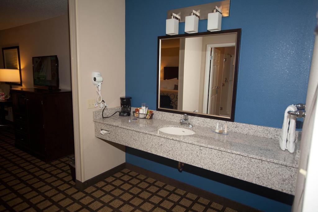 Baymont By Wyndham 3* Erie
