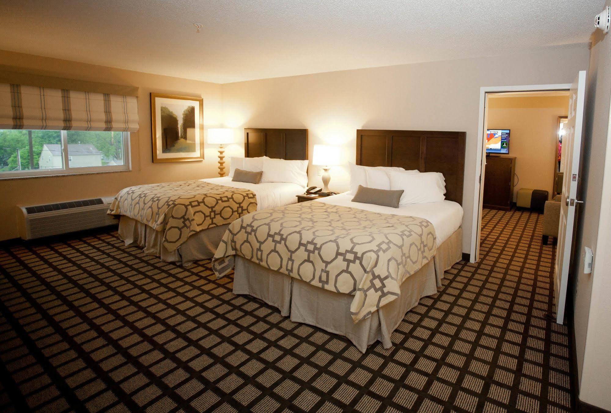 Baymont By Wyndham Hotel Erie