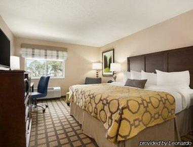 Hotel Baymont By Wyndham Erie 3*